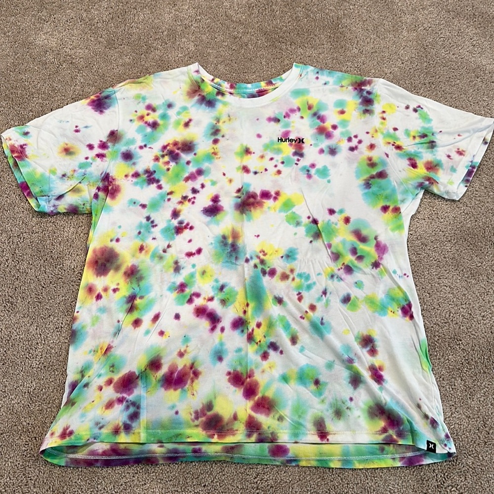 Hurley DIY tie dye tee shirt